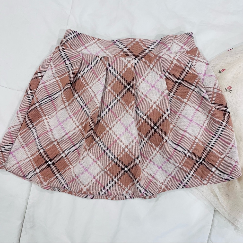 Old Navy/ Inbetween • Toddler Girls Plaid and Floral Skirt Set Bundle GUC 5T - Picture 6 of 7